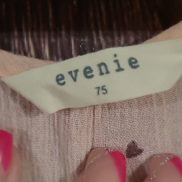 Elegant Peach Floral Blouse - Picture 2 of 4